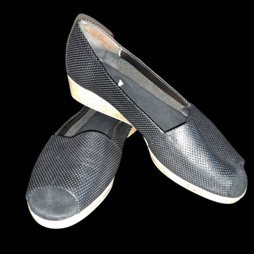 Aerosols women's flats size 7.5 (more like an 8)